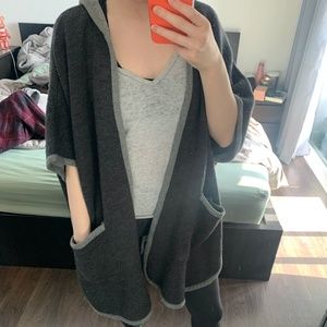 ✨ MENDOCINO Grey oversized poncho ✨